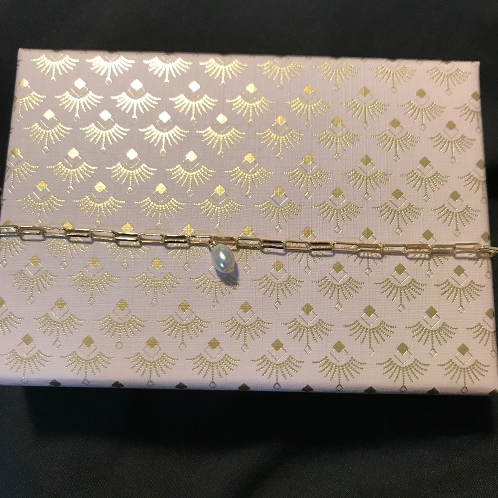 14k gold plated bracelet with faux Pearl